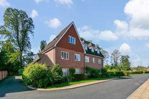 Pavilion Place, East Molesey- click for photo gallery